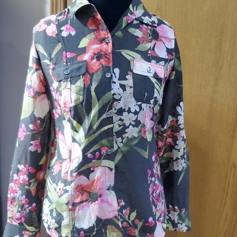 Tommy Bahama silk blend floral tab sleeve button up shirt